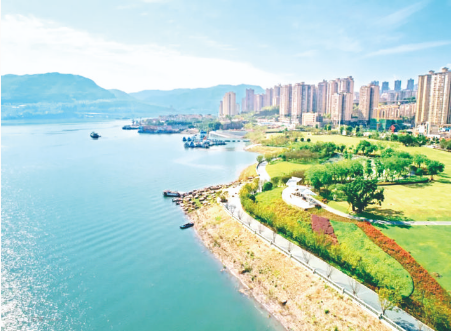 碧水藍天美云陽。