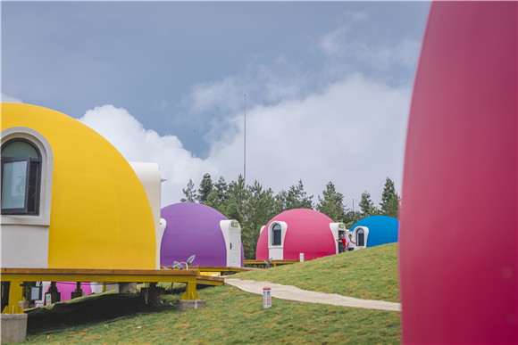 歧山草原民宿。重慶江來集團(tuán)供圖 華龍網(wǎng)發(fā)